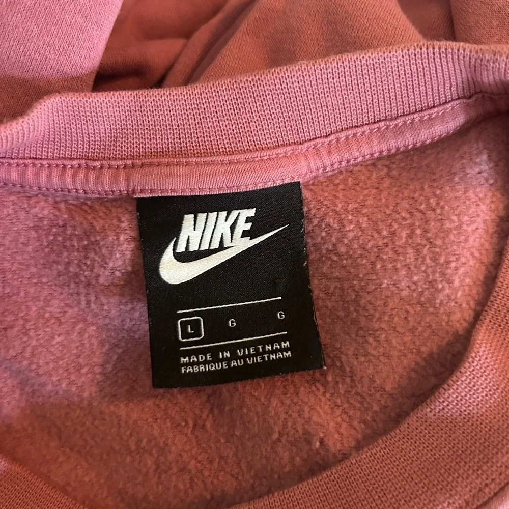 Nike Women’s Pullover Sweatshirt